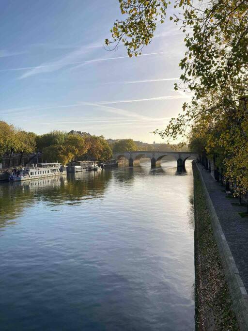 De Charme Au Coeur De L'ile St Louis * París